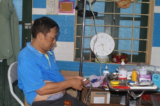 Nỗi niềm của thầy giáo bị suy thận, chỉ sợ không còn được đứng trên bục giảng