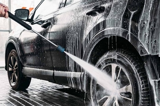 Cách rửa ô tô tại nhà đúng cách