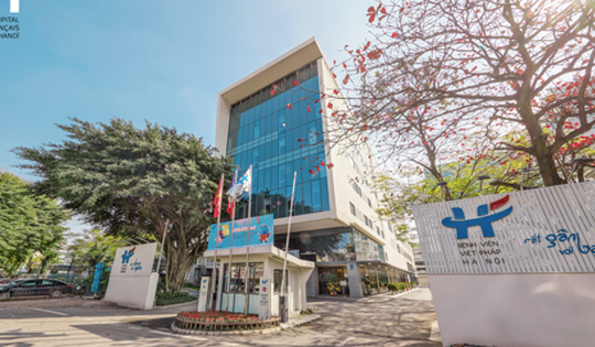 Bệnh viện Việt Pháp Hà Nội đạt danh hiệu Năng lượng Xanh 5 sao năm 2024