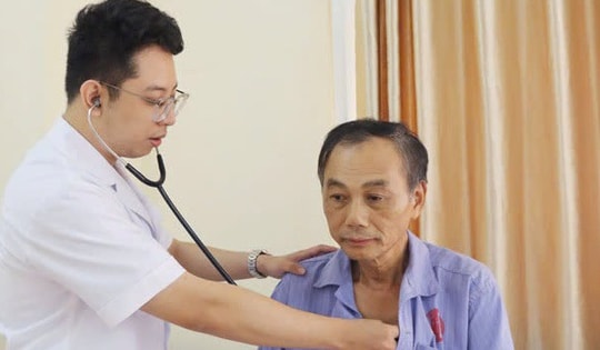 Người đàn ông 66 tuổi ở Quảng Ninh nguy kịch do viêm phổi nặng, thừa nhận sai lầm nhiều người Việt hay mắc phải