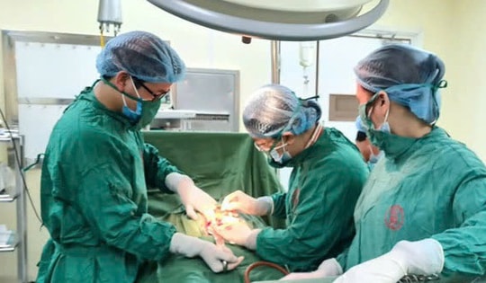 Mổ lấy thai thành công cho sản phụ viêm ruột thừa cấp, bác sĩ chỉ ra nếu có các dấu hiệu này cần đi khám ngay