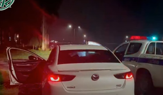 Truy bắt kẻ tàng trữ ma túy lái ô tô tông vào CSGT trên đường tháo chạy