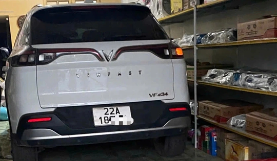 Vụ ô tô tông tử vong bé 17 tháng: Người điều khiển xe máy có phải liên đới chịu trách nhiệm?