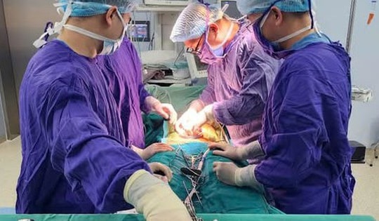 Người đàn ông 39 tuổi nhập viện gấp vì tự bẻ gãy 'của quý' của mình trong đêm Noel