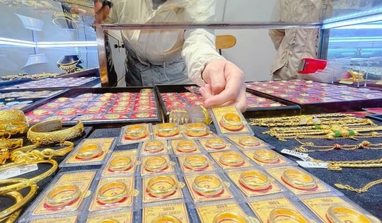 Giá vàng hôm nay 26/12: Vàng miếng SJC, vàng nhẫn trơn tăng nhanh theo giá thế giới