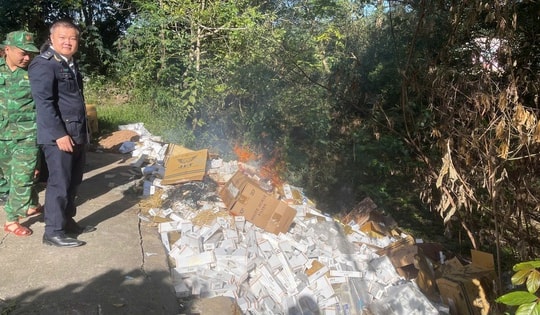 Tiêu huỷ hàng vạn bao thuốc lá ngoại nhập lậu