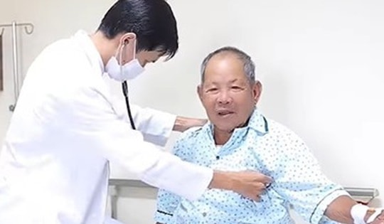 Người đàn ông ở Củ Chi bị đột quỵ ngay trong lúc ăn cơm cùng gia đình