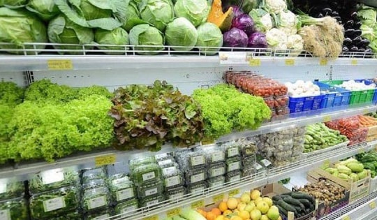 'Rau sạch' trong siêu thị: Đến người bán cũng không biết sạch thật hay không