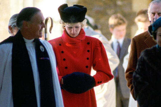 Ký ức buồn của Vương phi Diana về Giáng sinh cùng Hoàng gia Anh: Không khí lạnh lẽo ngột ngạt và những món quà khó hiểu