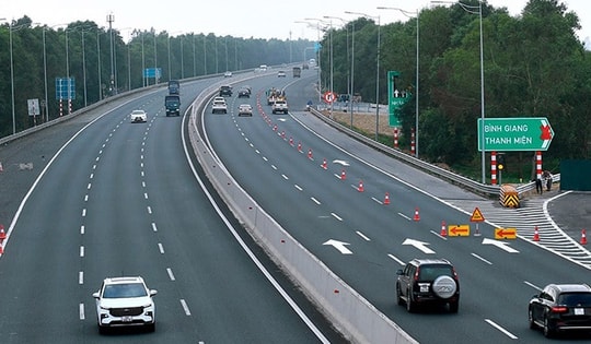 Từ 1/1/2025, hàng triệu tài xế cần nắm rõ quy định mới nhất về vượt xe và nhường đường cho xe xin vượt