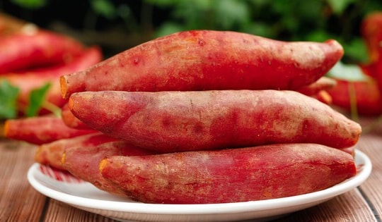 Người hay ăn khoai lang cần lưu ý