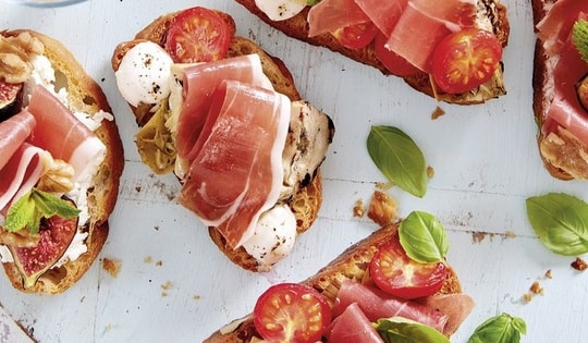 Chiếc đùi heo ‘huyền bí’ giá 40 triệu bán ở chợ Tết, nhà giàu ồ ạt chốt mua có gì đặc biệt?