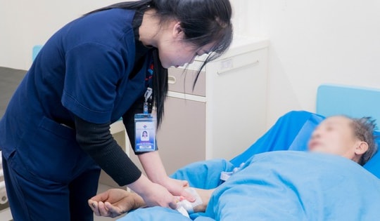 Người đàn ông bất ngờ phát hiện ung thư trực tràng từ dấu hiệu nhiều người Việt bỏ qua