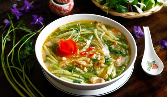 Canh khoai tây xay nhuyễn rau cần của người Thái Bình đang là 'trend' tiktok có gì đặc biệt?