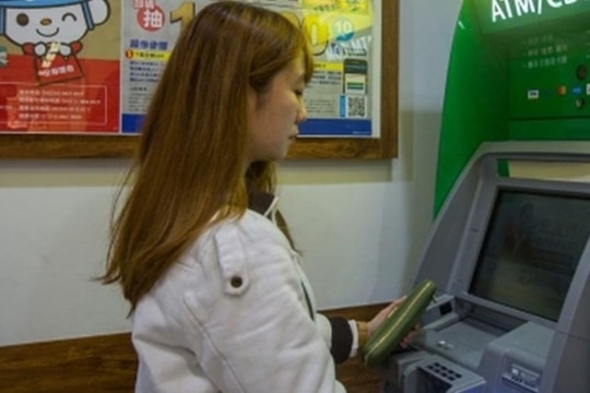 Gửi 44 triệu đồng tại cây ATM, kiểm tra lại vẫn không thấy tiền trong tài khoản: Người phụ nữ suýt mất tiền vì quên làm 1 việc