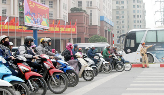 Cục CSGT nói gì về việc có thể bị phạt oan bởi đèn giao thông 'đang xanh bỗng dưng đỏ'?