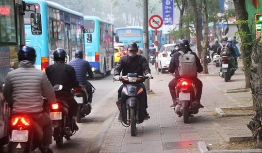 Từ ngày 1/1/2025, người dân đi ra đường làm việc này có thể bị mất đến 6 triệu đồng