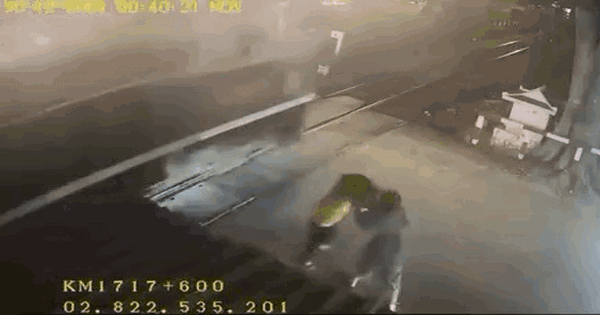 Tình huống pháp lý vụ nhân viên gác chắn tàu bị người phụ nữ hành hung