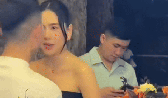 MC Mai Ngọc: 'Khi tôi vụn vỡ, xấu xí thì anh ấy xuất hiện'