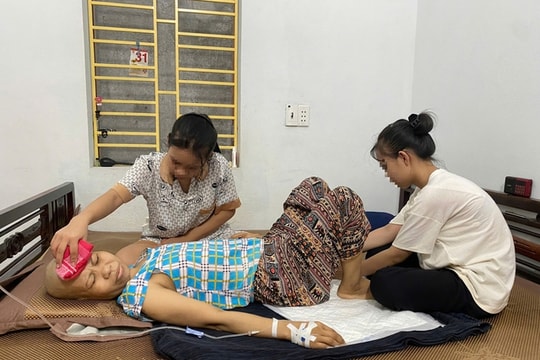 Cuộc sống khốn cùng của 3 mẹ con mang bệnh cần sự trợ giúp