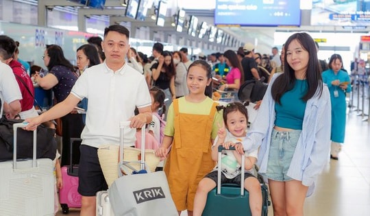 Giá vé máy bay đắt kỷ lục kéo dài, nỗi lo lan tới năm 2025