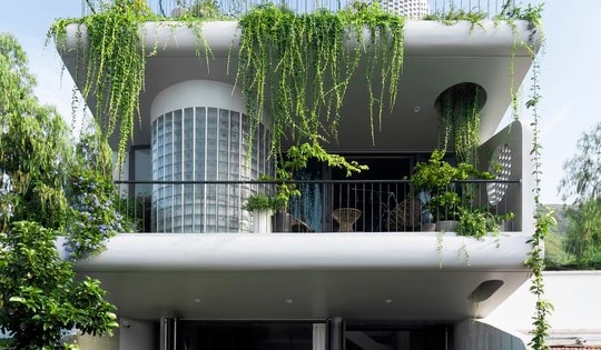 Mẫu biệt thự thiết kế độc đáo giúp cản nắng gió
