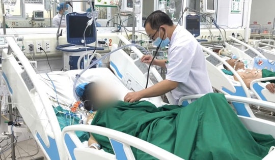 Phát hiện ký sinh trùng sốt rét dày đặc trong máu sau chuyến công tác nước ngoài