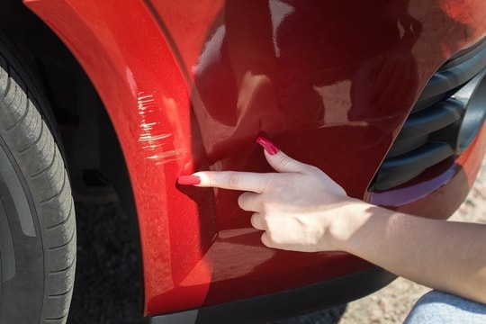 Mẹo đơn giản xóa vết xước ô tô tại nhà