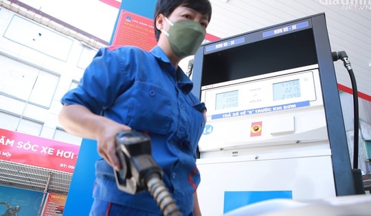 Giá xăng dầu tiếp tục tăng mạnh, mức tăng cao nhất gần 500 đồng/lít