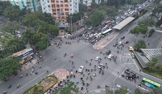 Ô tô xe máy tham gia giao thông không bật đèn sau 18 giờ bị phạt thế nào?