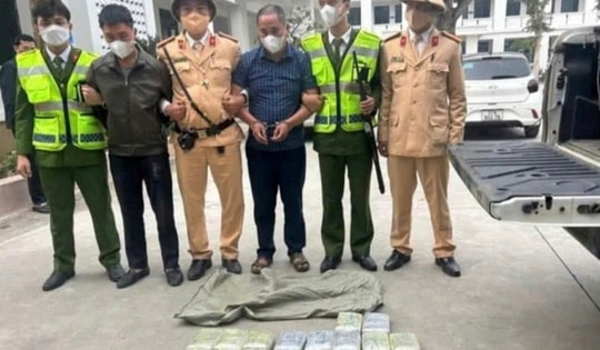 Bắt một chủ tịch xã trong đường dây vận chuyển heroin