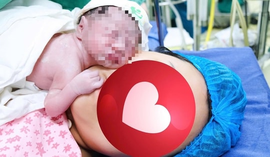 Cứu sống thai nhi bị thiểu ối nghiêm trọng trong bụng mẹ