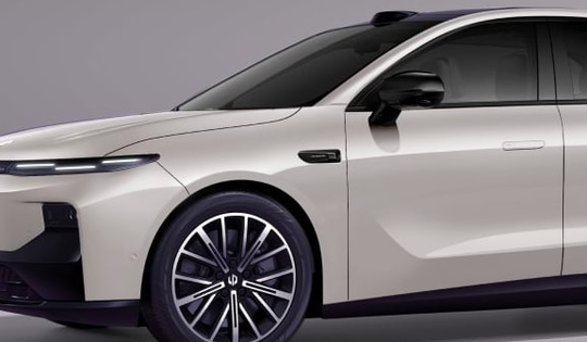 Xe sedan hạng D giá 348 triệu đồng xịn ngang Toyota Camry, rẻ ngang Kia Morning có gì đặc biệt khi ra mắt ở Trung Quốc?