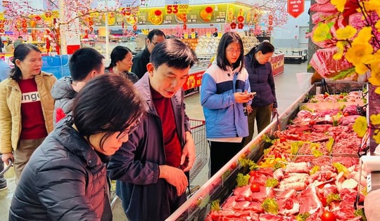 Thịt lợn thành phẩm bất ngờ giảm giá hơn 40% ngày cận Tết Nguyên đán 2025