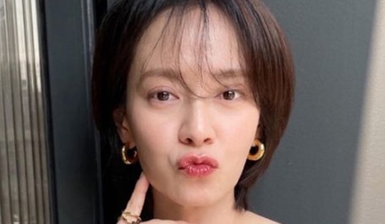 Người đẹp phim 'Sex is Zero' tuổi 44 có làn da 'hack tuổi'  nhờ 3 việc làm đơn giản mỗi ngày