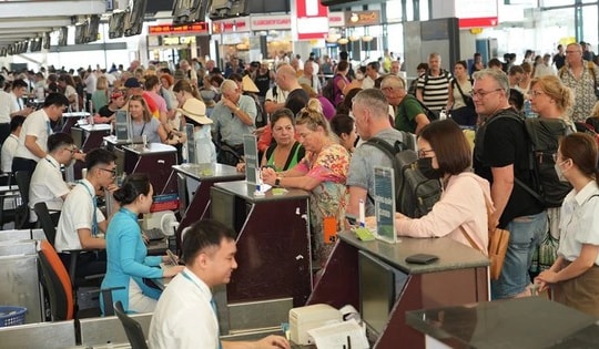 Nhiều đường bay đã ‘cháy vé' dù được bổ sung thêm ghế cung ứng dịp Tết