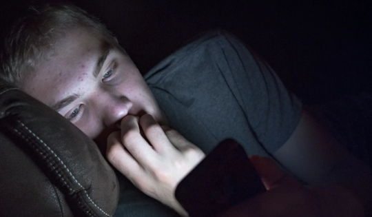 Trẻ xem phim sex có đáng lo ngại?