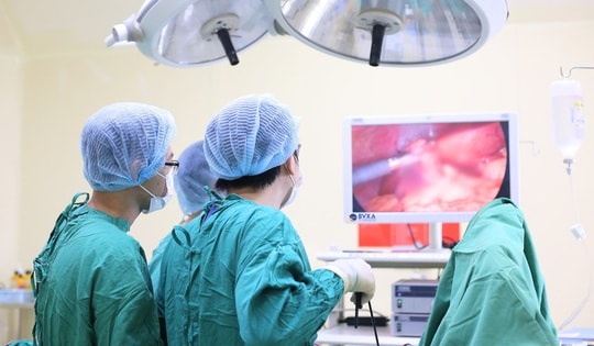 Buồn chuyện gia đình, thanh niên 30 tuổi mất kiểm soát, bất ngờ cầm dao đâm thấu ngực