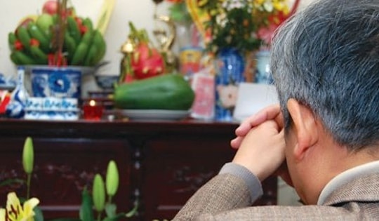 3 khung giờ đẹp thắp hương ngày mai – Rằm tháng Chạp và lưu ý khi sắm lễ để chiêu tài đón lộc năm mới