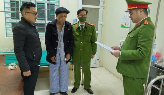 Bắt tạm giam người đàn ông 75 tuổi dùng dao nhọn giết vợ