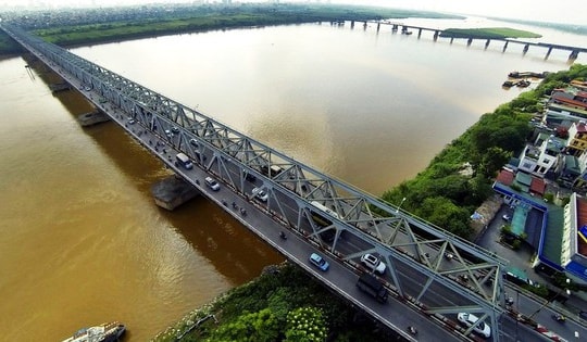 Điều chỉnh lệnh cấm, ô tô chở học sinh được lưu thông qua cầu Chương Dương