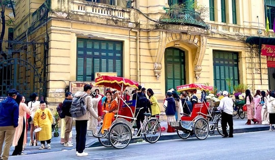 Giới trẻ nô nức đi chụp hình trước tết Nguyên đán