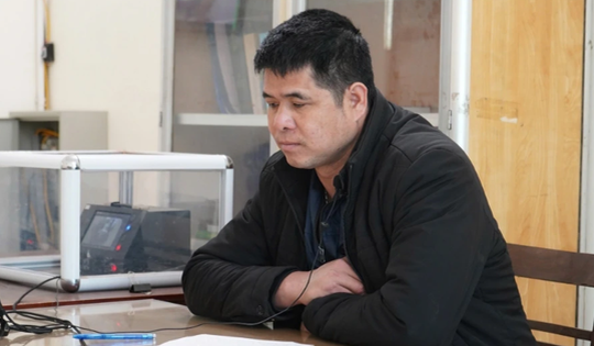 Bắt tạm giam chủ quán karaoke về tội chứa mại dâm