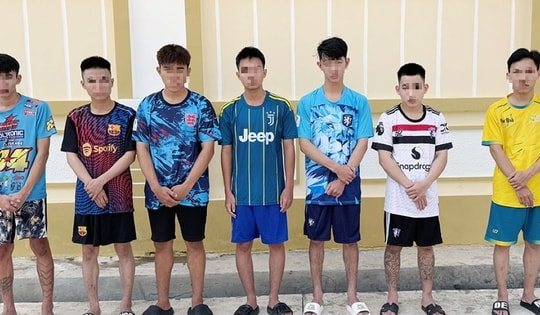 Mâu thuẫn trên mạng xã hội, 7 thanh niên mang hung khí đi giải quyết