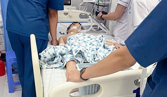 Cứu sống bé trai tổn thương thần kinh nặng, hôn mê do ban xuất huyết dị ứng