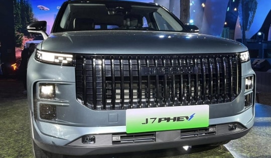 Xe gầm cao SUV hạng C giá 729 triệu đồng, xịn, đẹp ngang Mazda CX-5 và Honda CR-V về Việt Nam