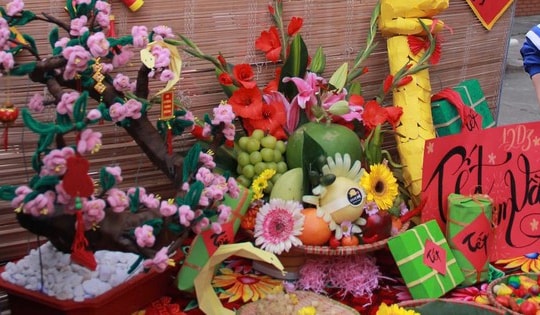 Các netizen sôi nổi đua nhau khoe góc 'sống ảo' đón Tết tại trường