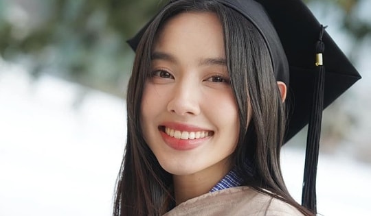 Nối tiếp Hoa hậu Lương Thùy Linh, Hoa hậu Thùy Tiên làm được việc ý nghĩa đầu năm mới