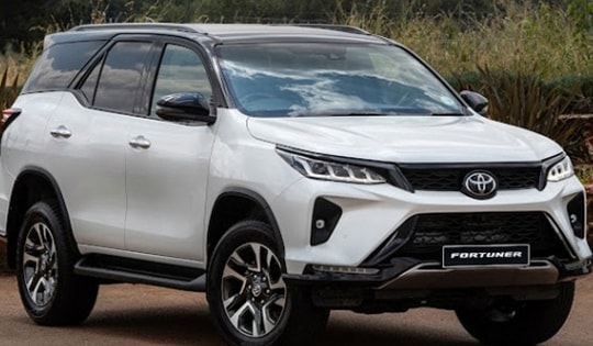 Giá lăn bánh Toyota Fortuner mới nhất rẻ chưa từng thấy, Ford Everest, Hyundai Santa Fe không thể so lại doanh số