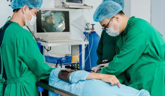 Người đàn ông 62 tuổi ở Hà Nội phát hiện ung thư thực quản thừa nhận 3 sai lầm nhiều người Việt mắc phải